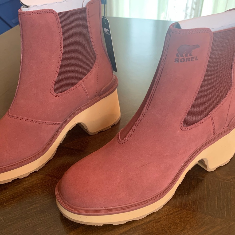 💫HP‼️💫 NWOB SOREL Hi-Line Chelsea Ankle Booties in Cranberry, Size 9.5 - Picture 4 of 8